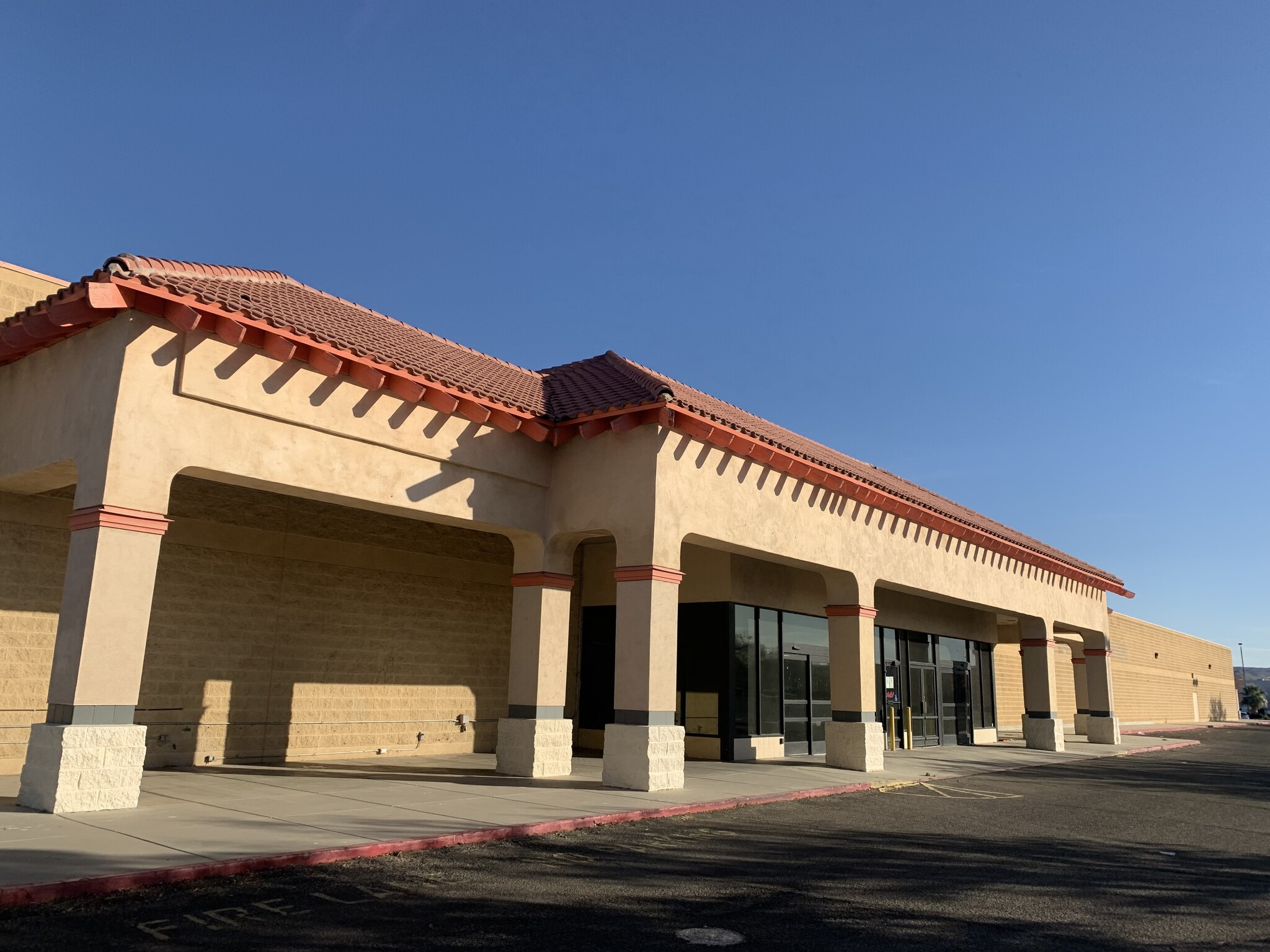 910 N China Lake Blvd, Ridgecrest, CA for Rent