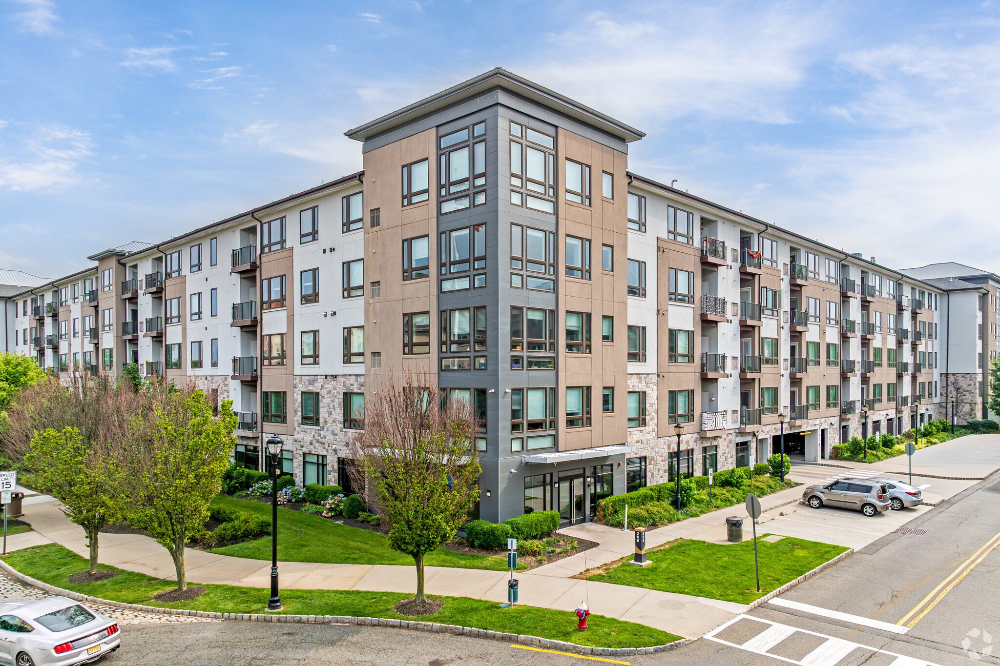 4000 Riverside Station Blvd, Secaucus, NJ for Rent
