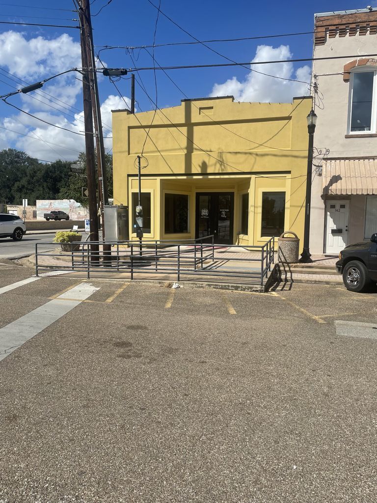 148 S Houston St, Wharton, TX for Sale