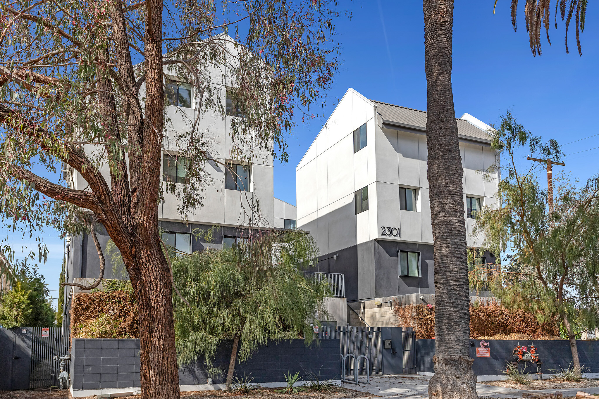 2301 S Cloverdale Ave, Los Angeles, CA for Sale