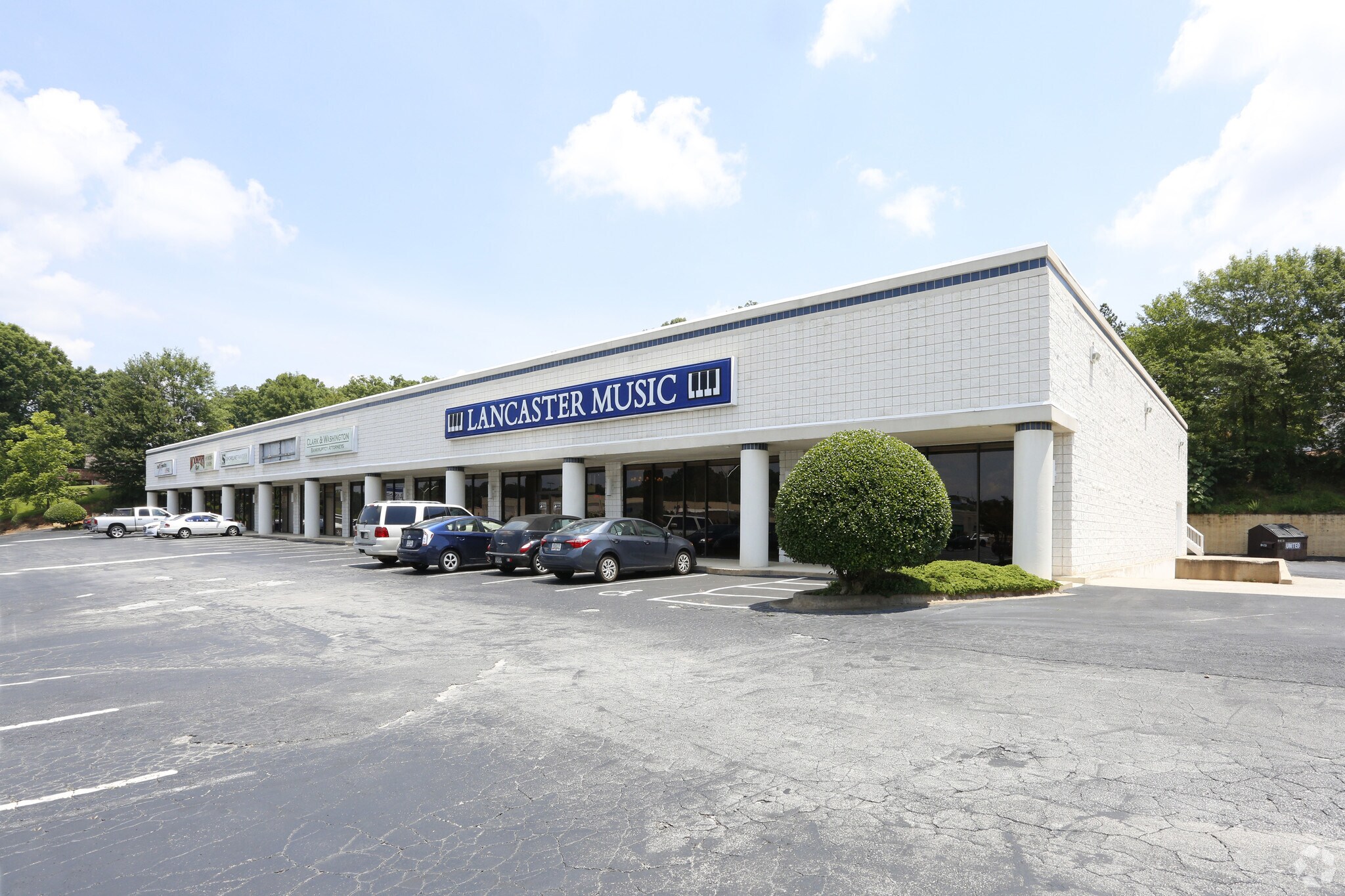 195 Pearl Nix Pky Gainesville, GA 30501 Shopping Center Property for