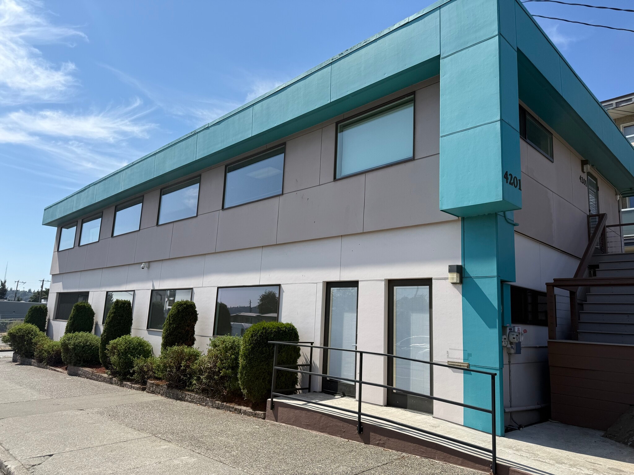 4201 Aurora Ave N, Seattle, WA for Sale