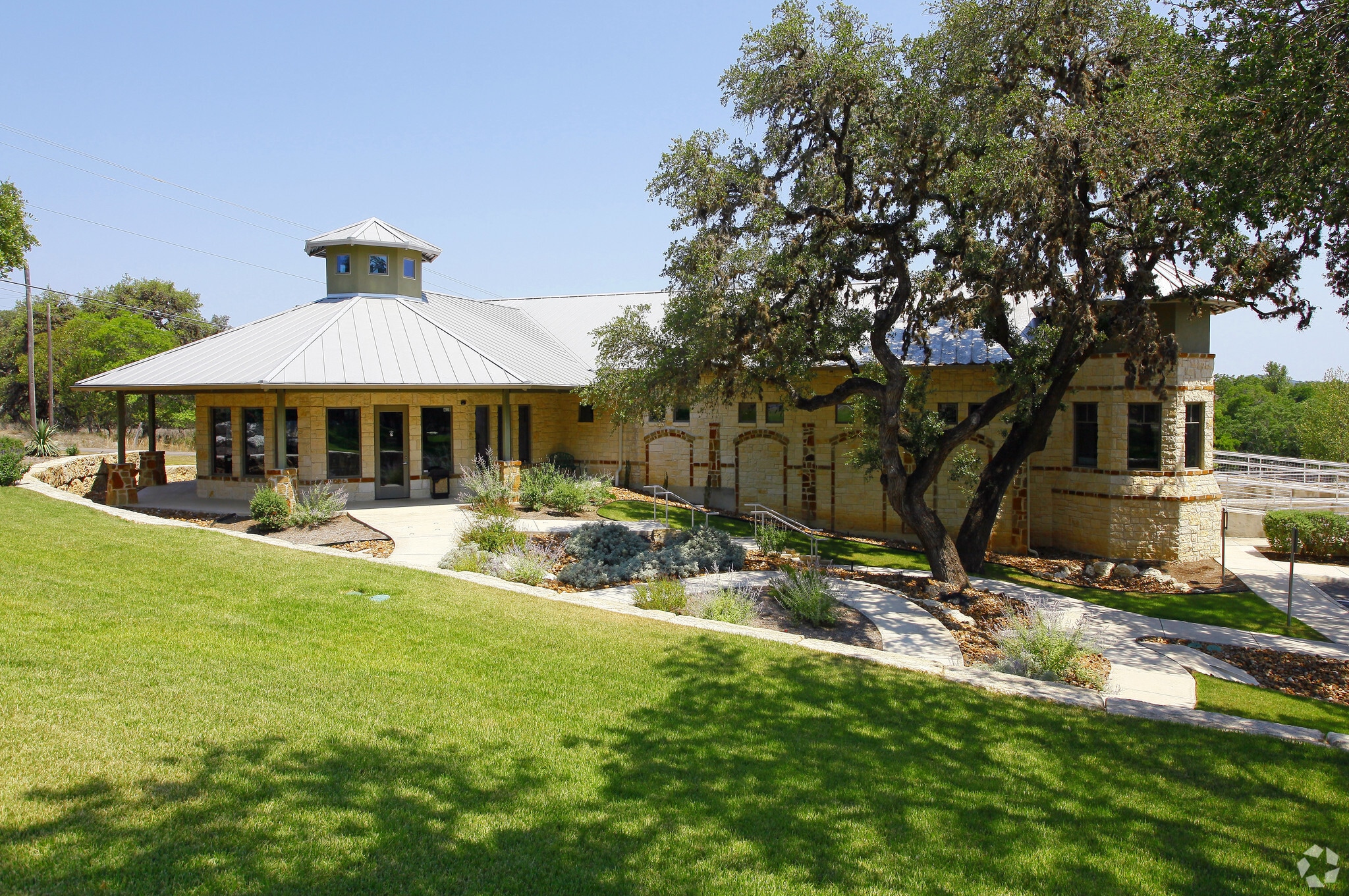 415 S School St, Boerne, TX for Rent
