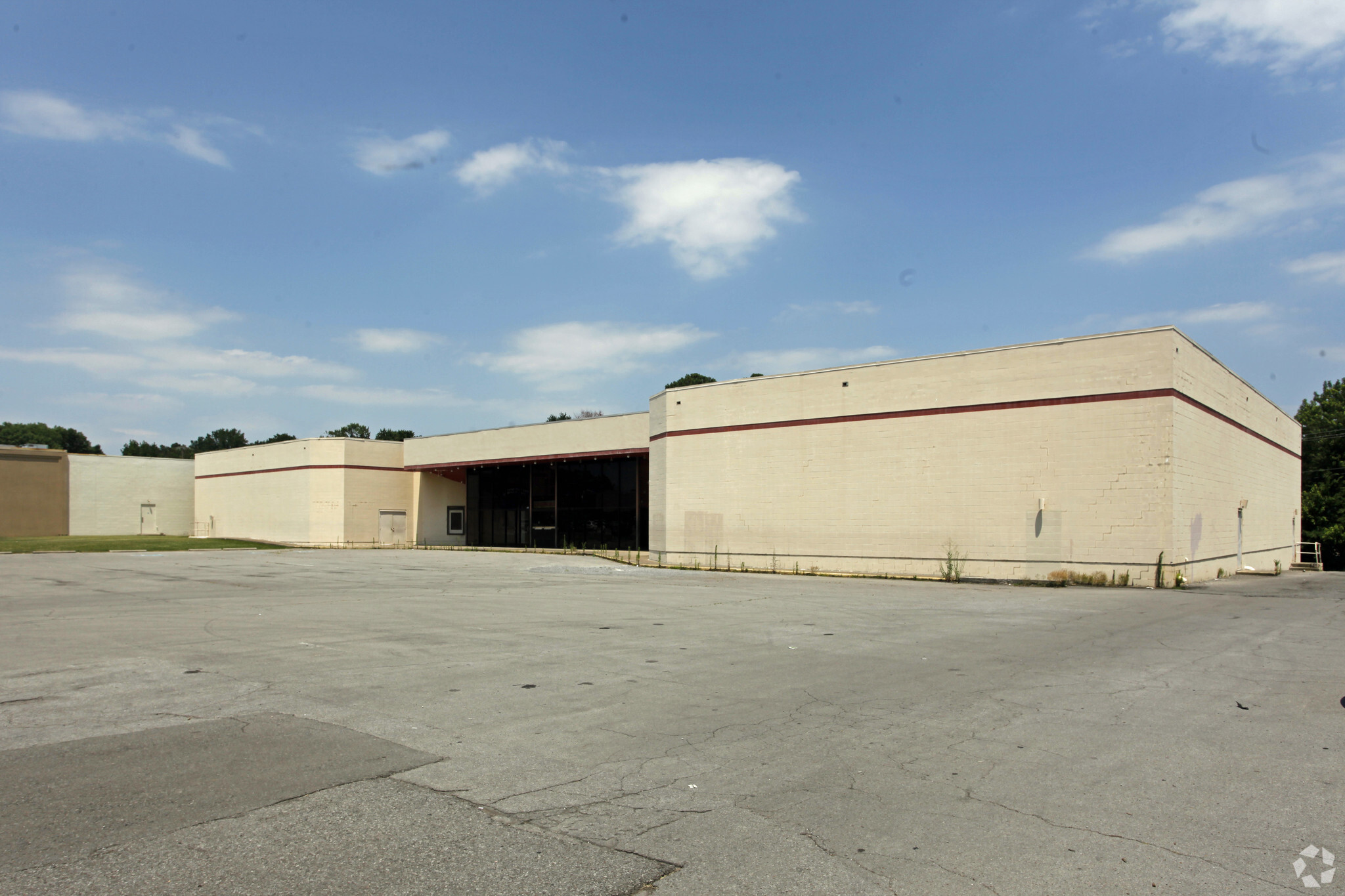 1955 Madison St, Clarksville, TN for Sale