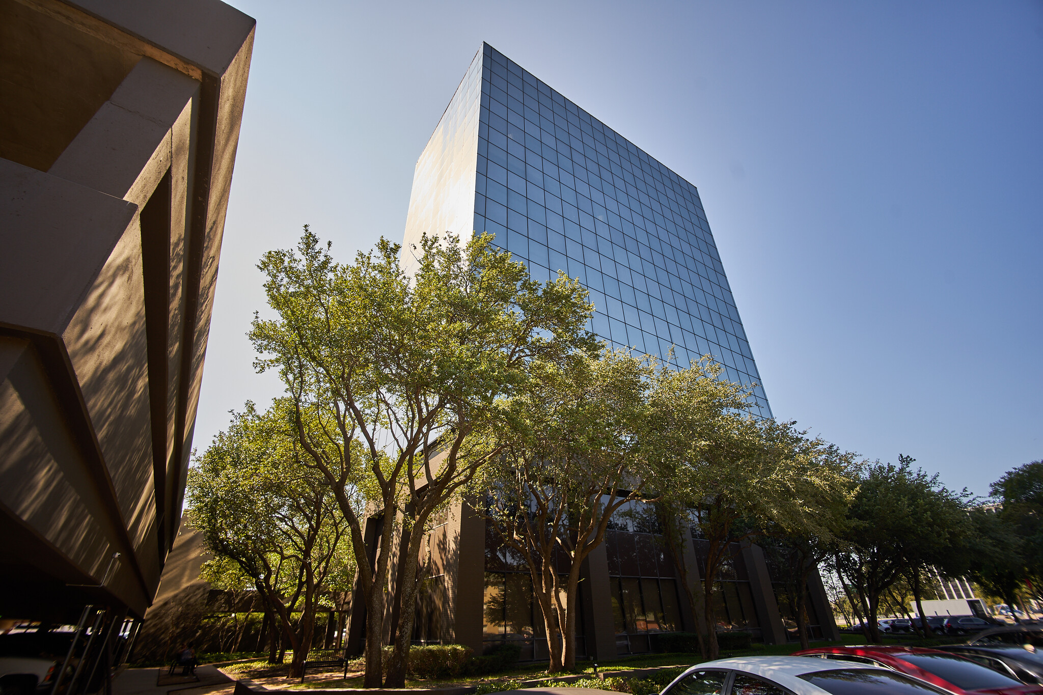 7800 N Stemmons Fwy Dallas, TX 75247 - Office Property for Lease on ...