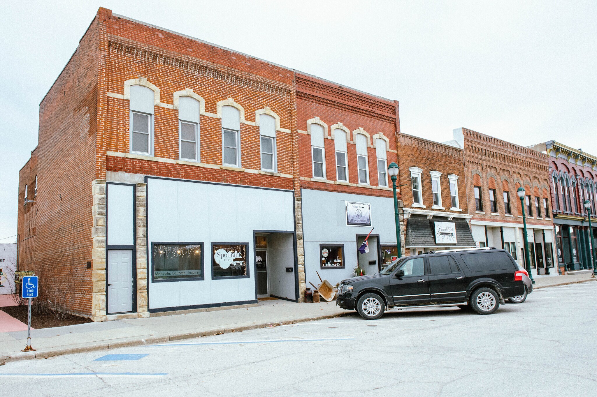 112-116 E Court Ave, Winterset, IA for Sale