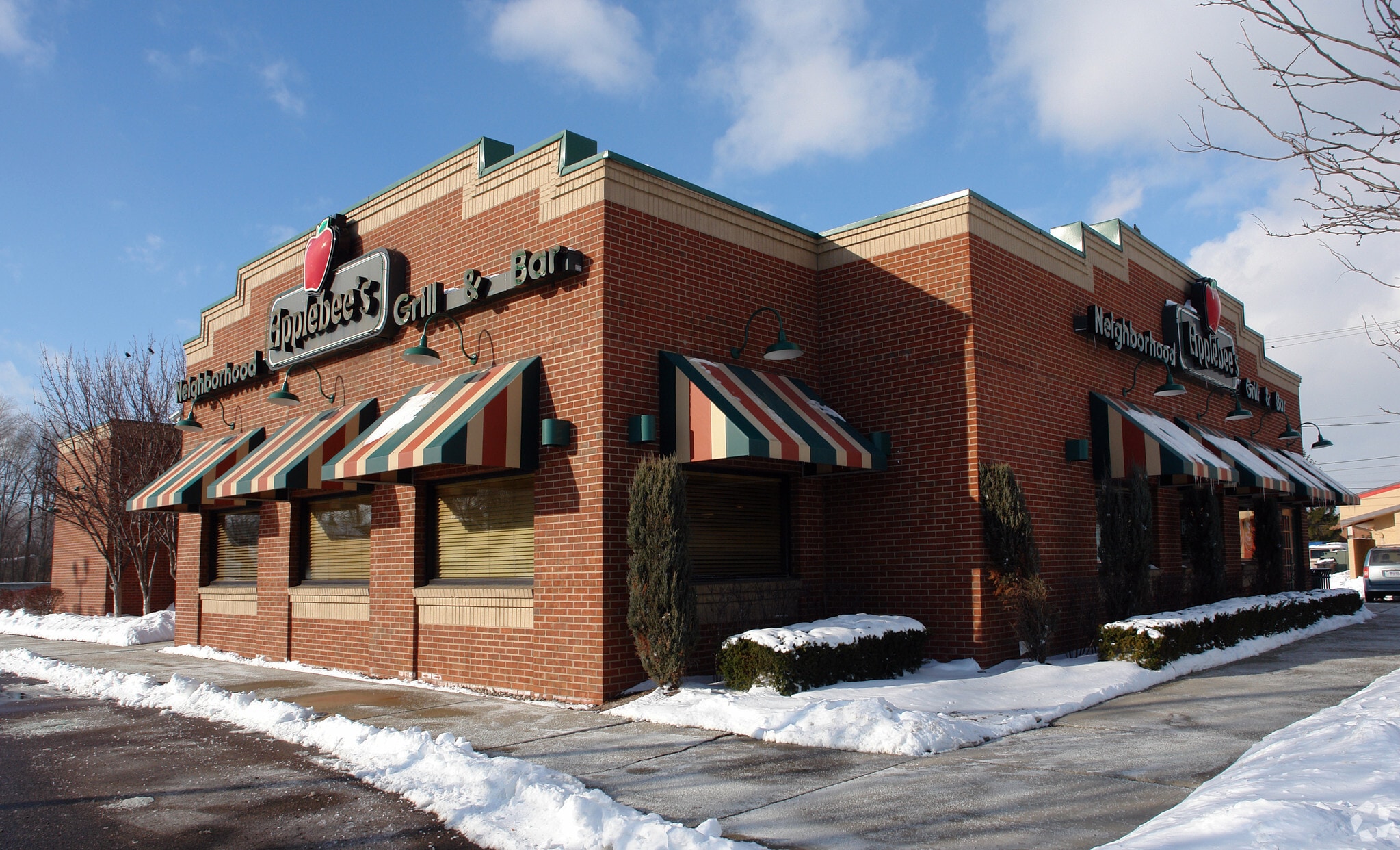 31653 Gratiot Ave, Roseville, MI for Sale