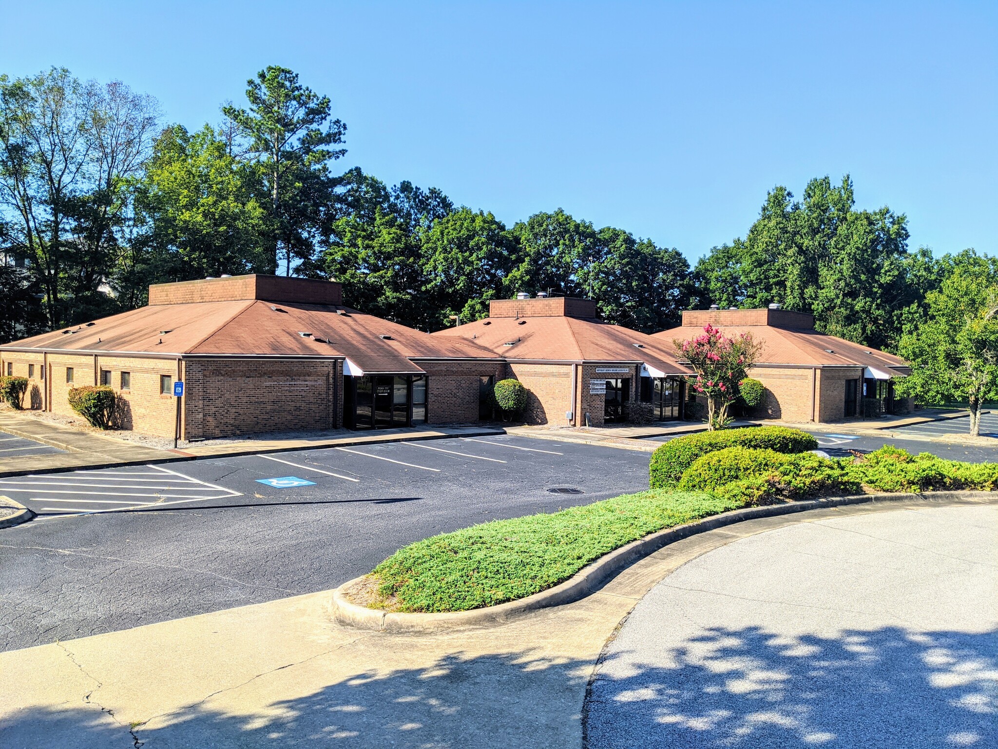 660 Lanier Park Dr, Gainesville, GA for Rent