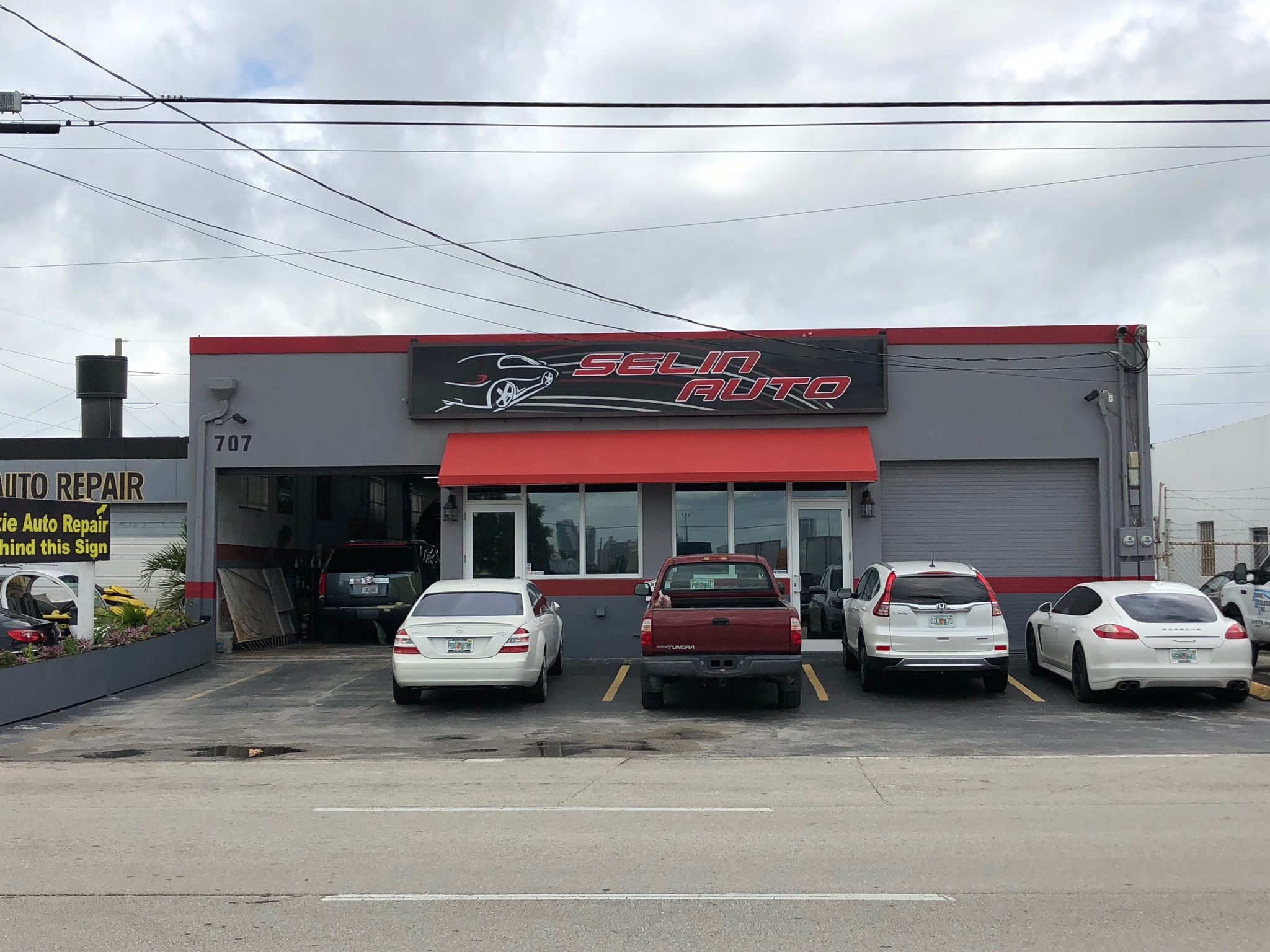 707-709 N Dixie Hwy, Hallandale Beach, FL for Rent