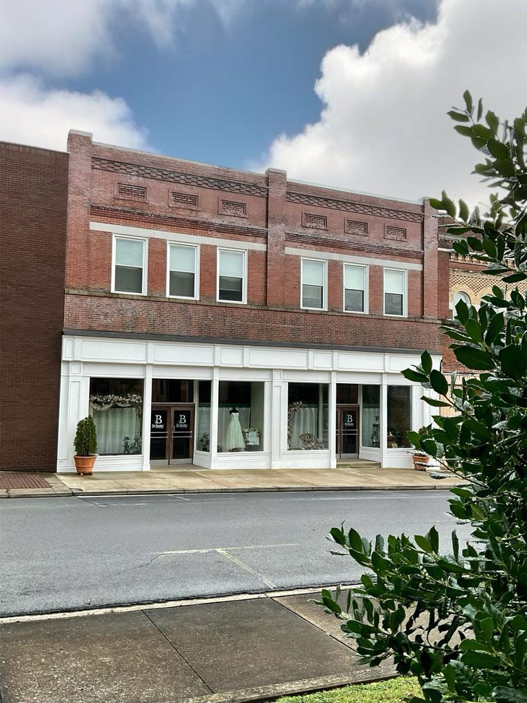 206 Gay St, Erwin, TN for Sale