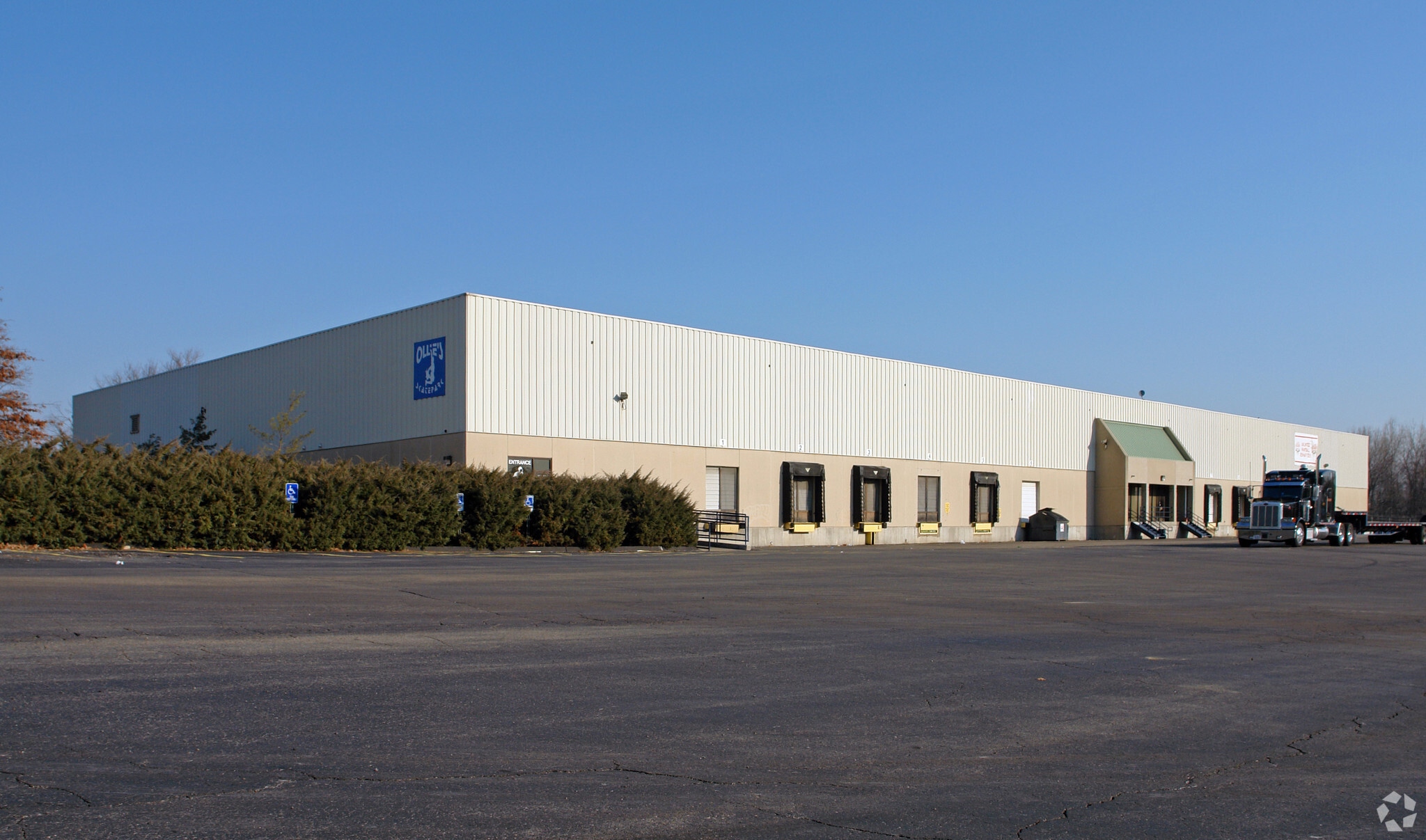 8171 Dixie Hwy, Florence, KY for Rent