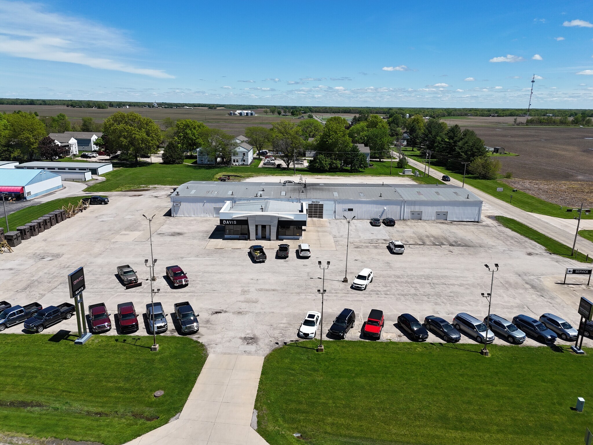 2051 N Main St, Canton, IL for Sale