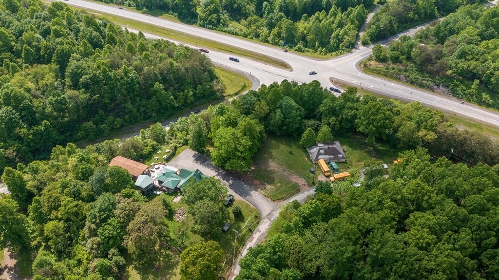 211 Oscar White rd, Lansing, WV for Sale