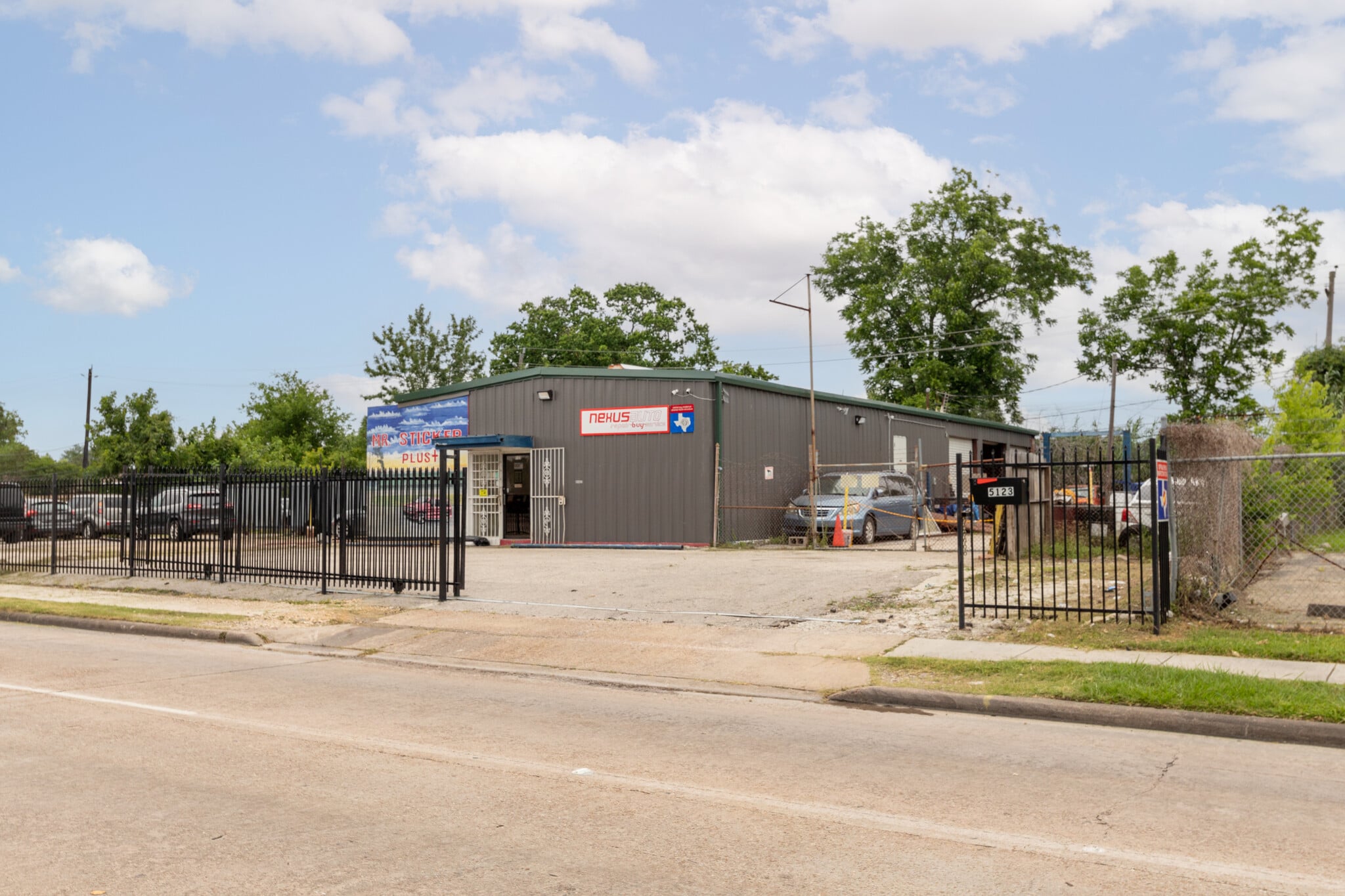 5123 W Orem Dr, Houston, TX for Sale