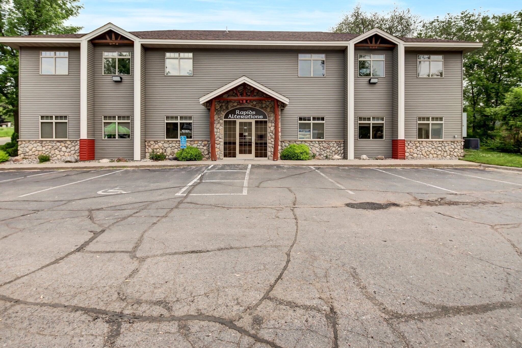 621 N Benton Dr, Sauk Rapids, MN for Rent