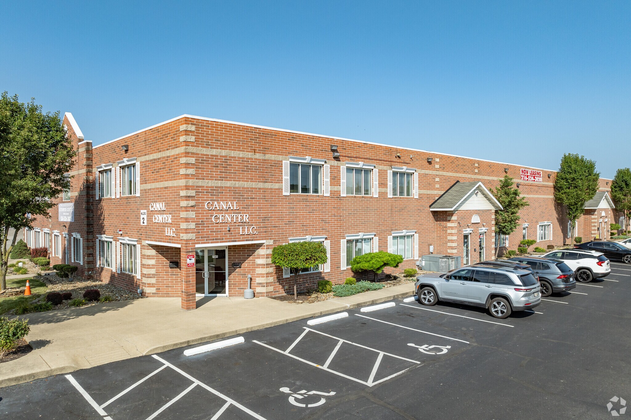7535-7735 Granger Rd, Valley View, OH for Rent