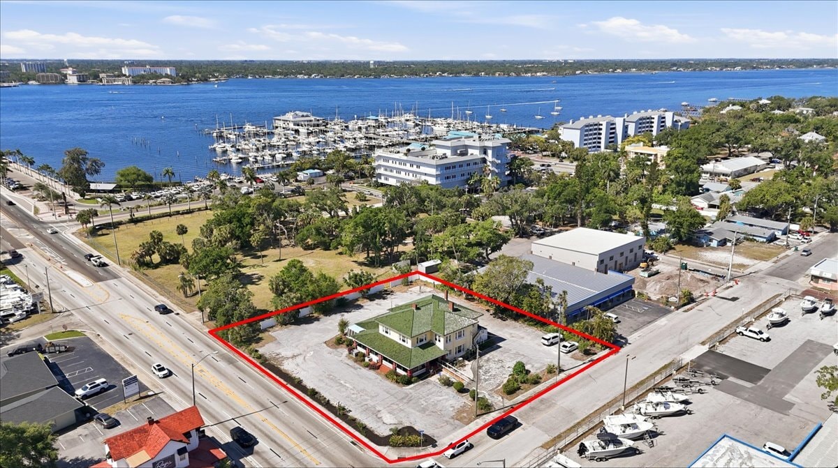 337 8th Ave W, Palmetto, FL for Sale