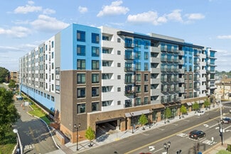 Linden, NJ Retail - 1 W Elizabeth Ave