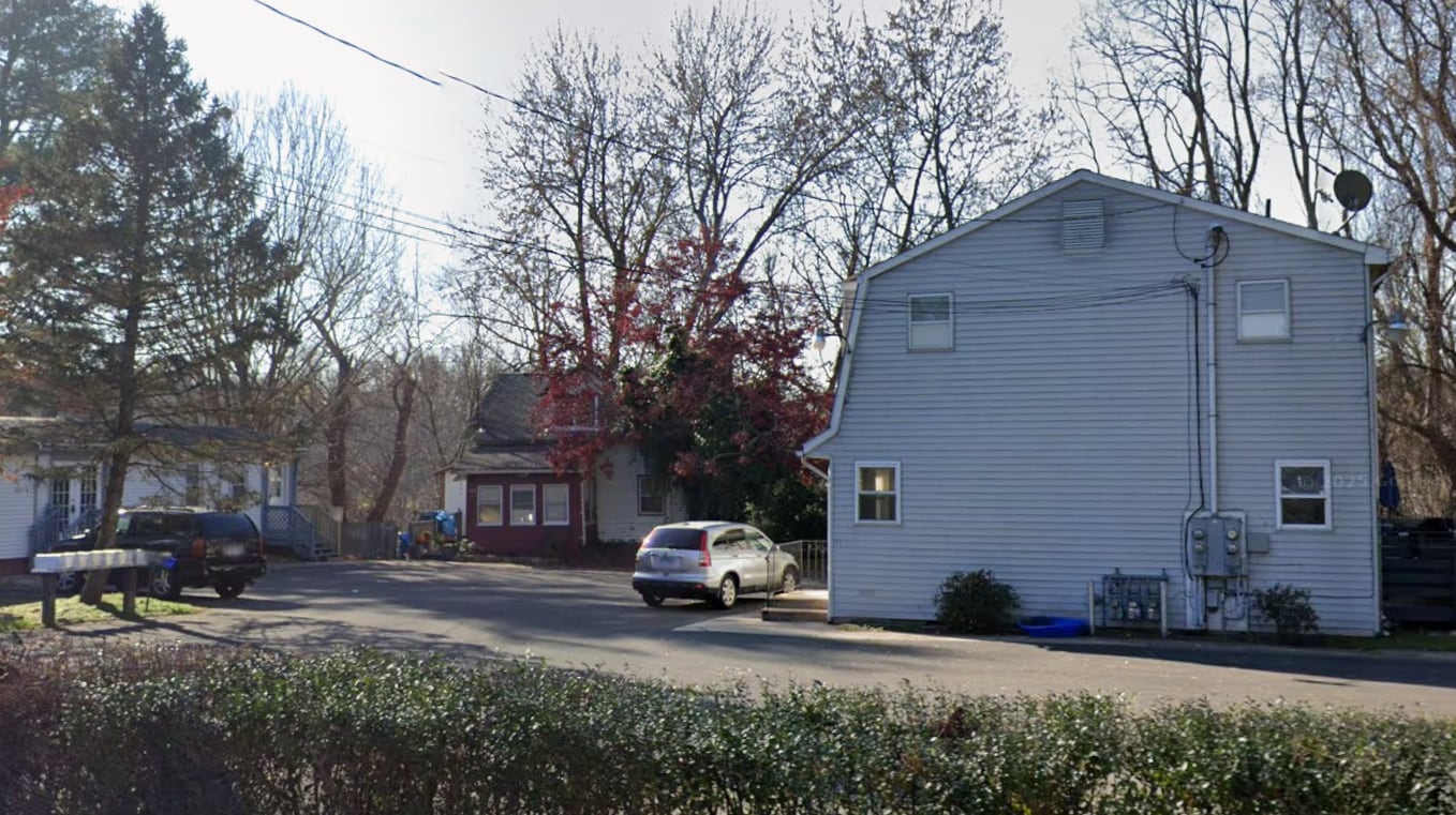 331-339 Naubuc Ave, Glastonbury, CT for Sale