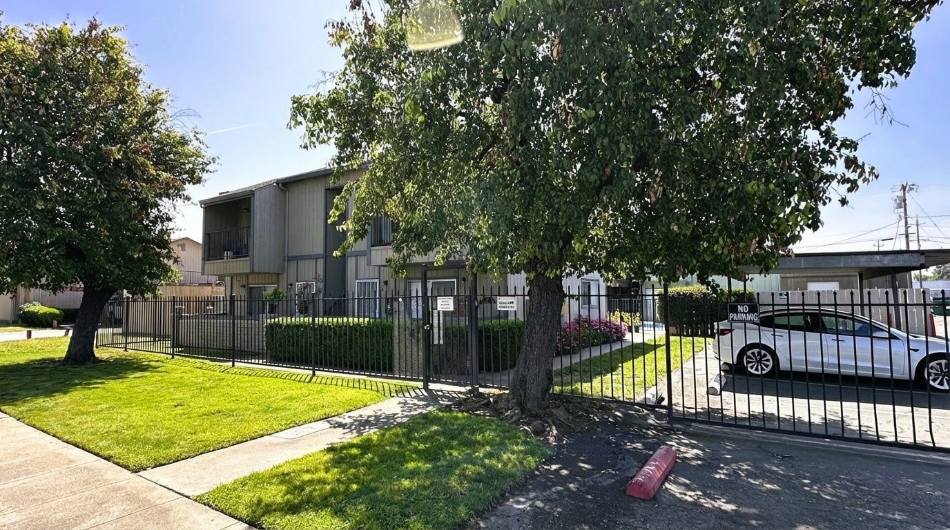 610 E Pine St, Lodi, CA for Sale