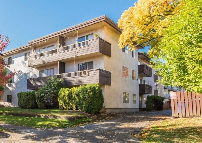 95 E 14th Ave, Vancouver, BC for Sale