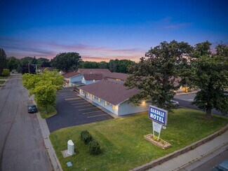 Owatonna, MN Hospitality - 1418 S Oak Ave Owatonna, MN Hospitality - 1418 S Oak Ave