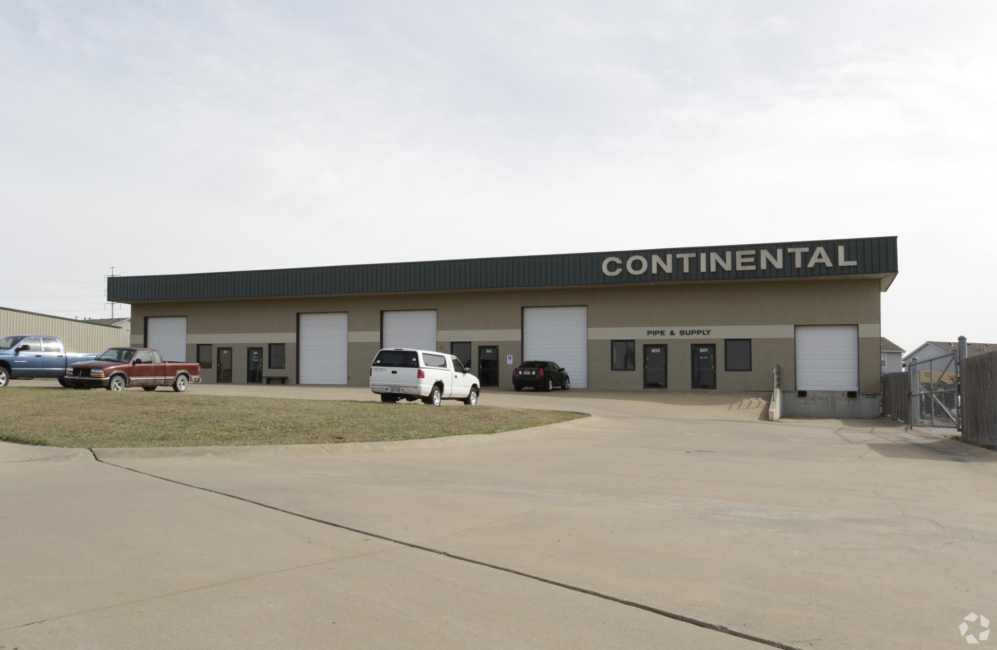 841-881 E Warren St, Gardner, KS for Rent