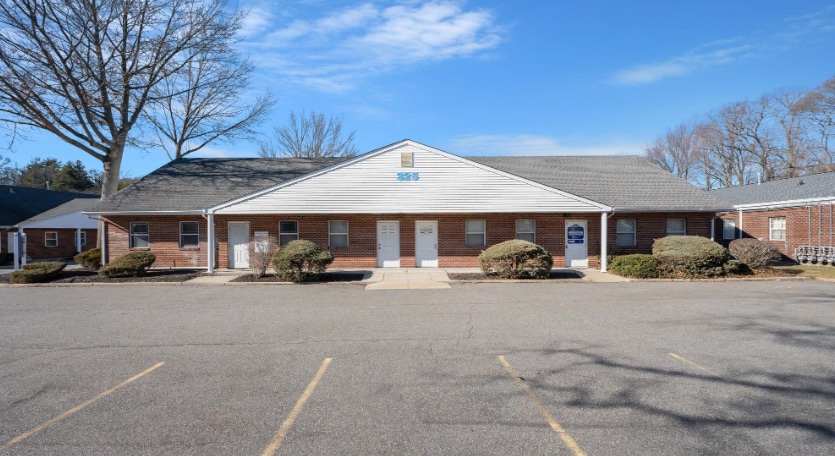 325 E Main St, Smithtown, NY for Sale