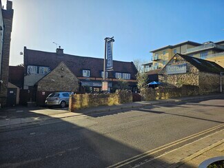 Yeovil, SOM Storefront Retail/Residential - 3 Park Rd