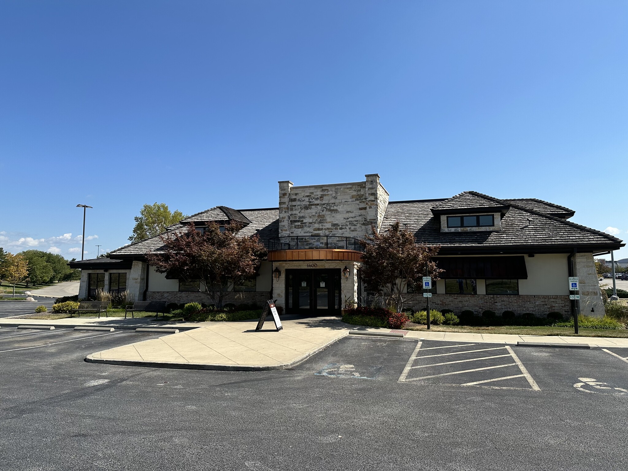 6600 N Illinois St, Fairview Heights, IL for Rent