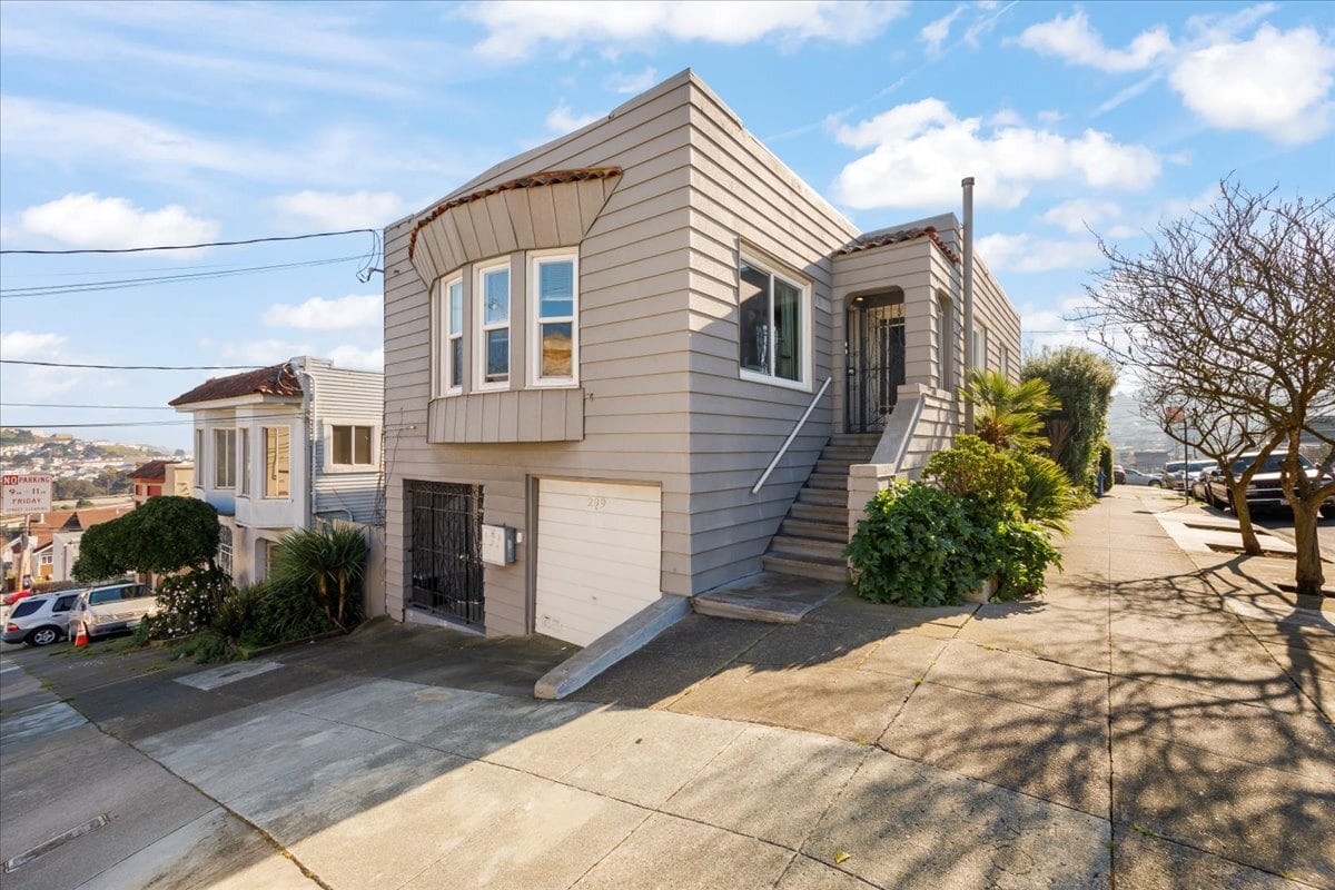 299 Rhine St, Daly City, CA for Sale