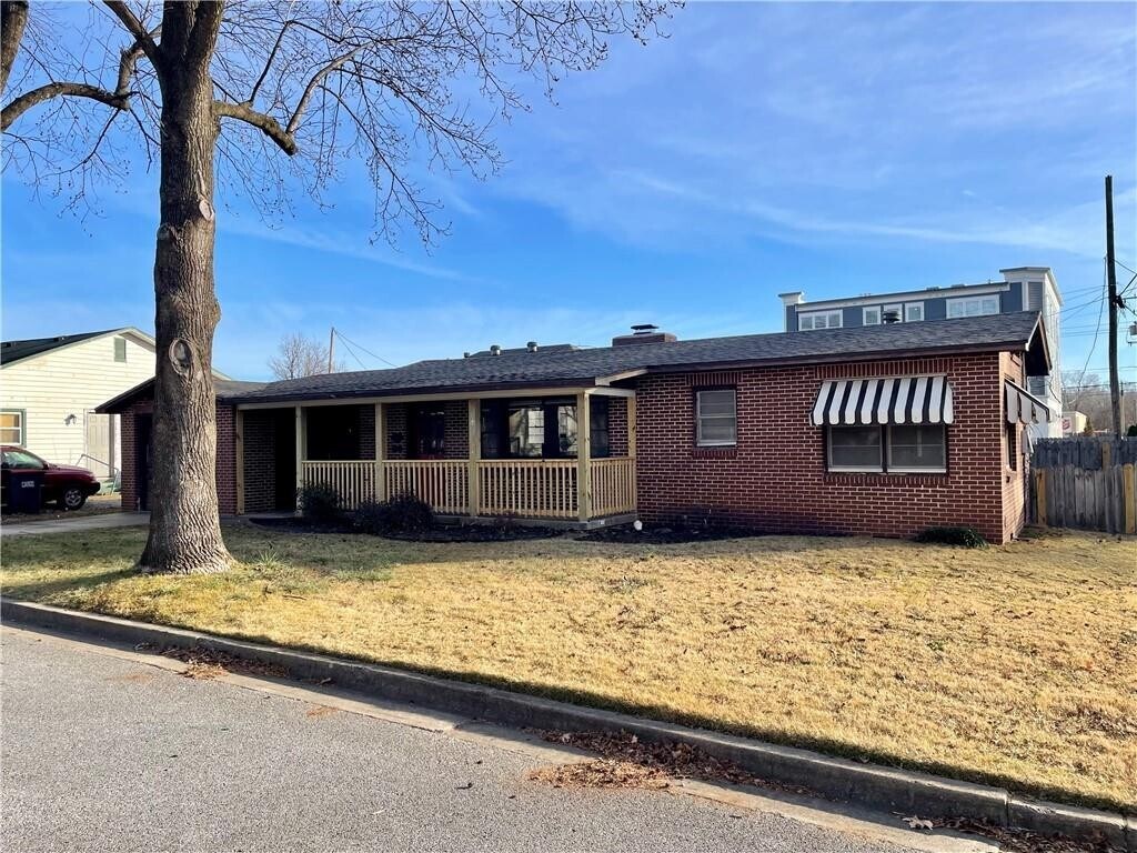 311 S Main St, Springdale, AR for Sale