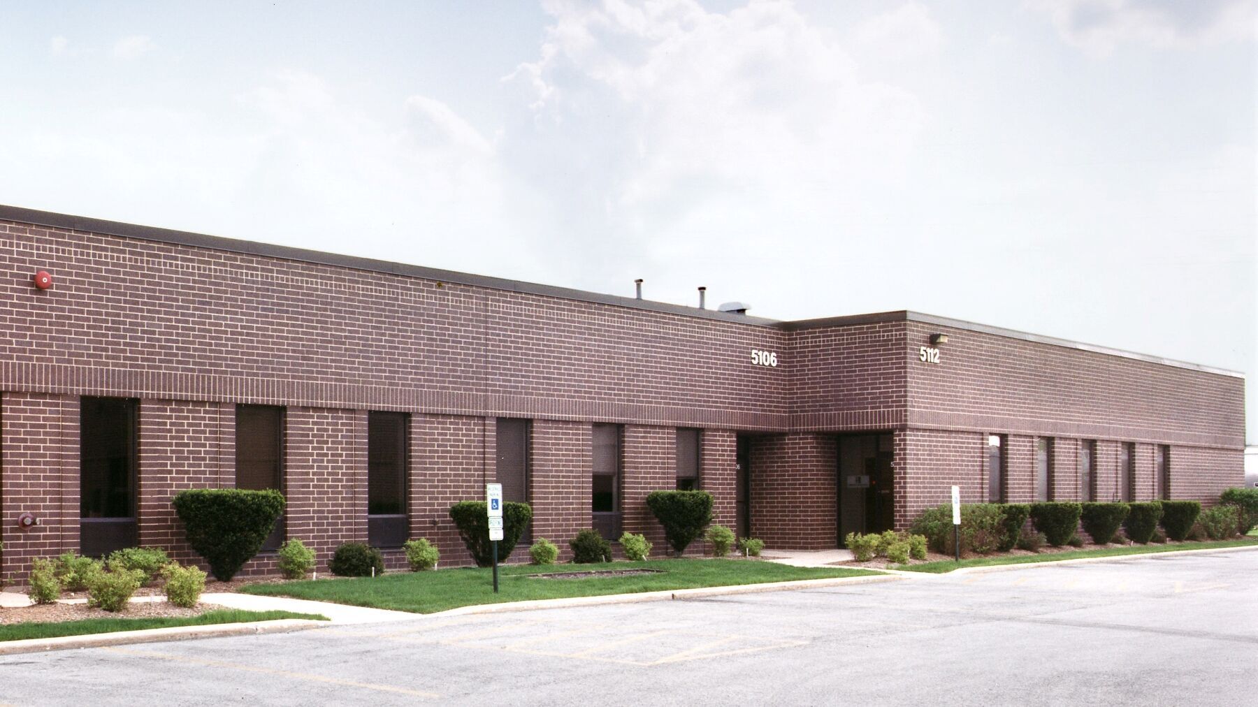 9742 W Foster Ave, Rosemont, IL for Rent