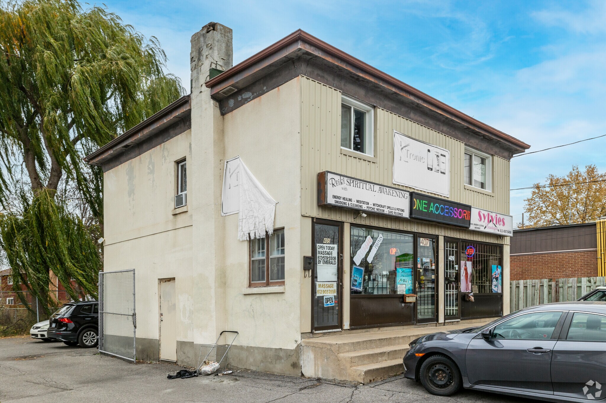 409 Mcarthur Av, Ottawa, ON for Rent
