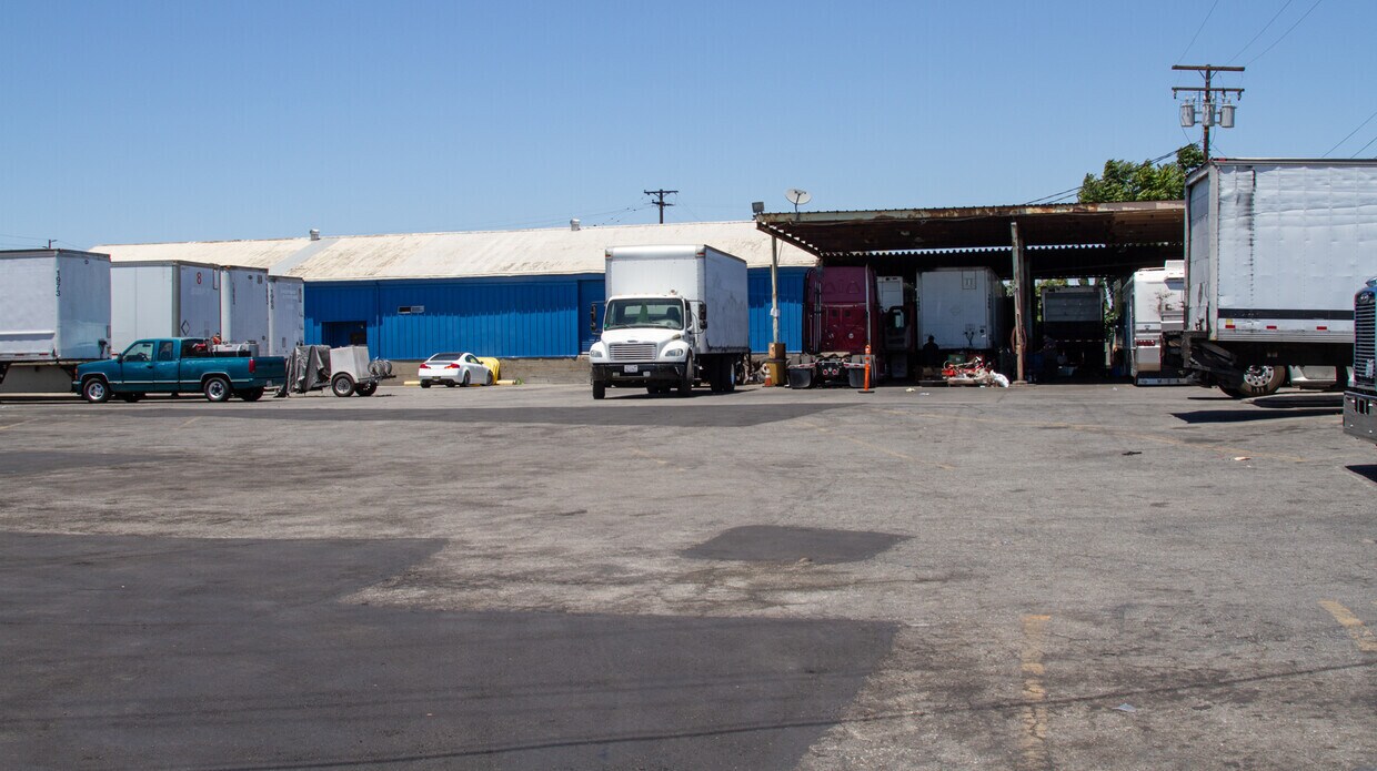 2205 Nadeau St, Huntington Park, CA for Rent