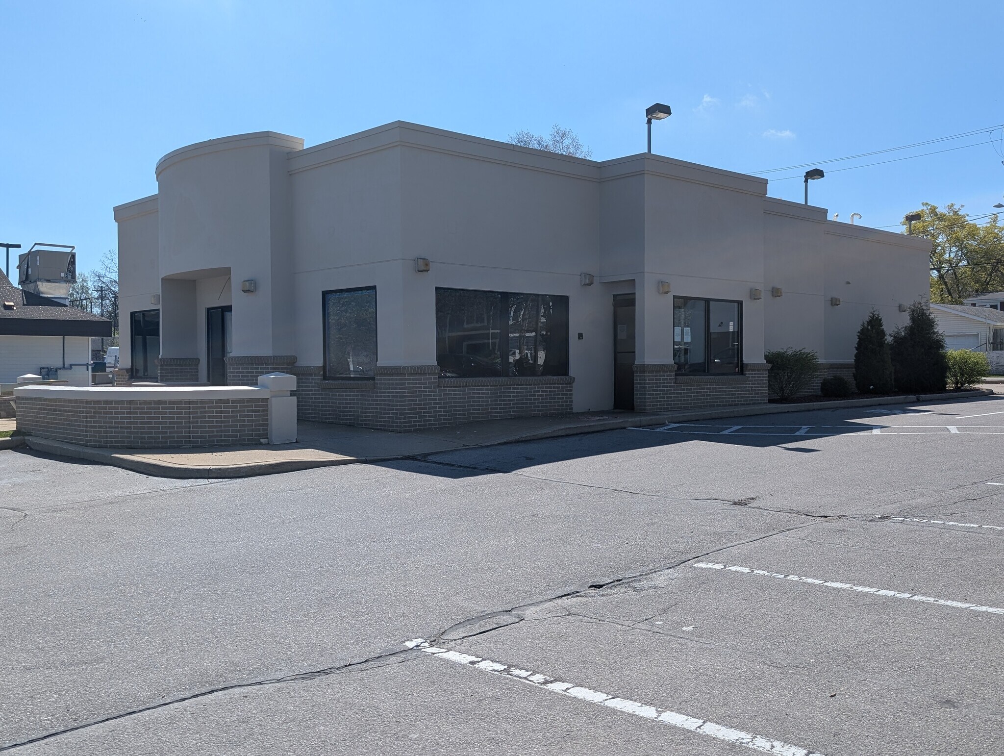 816 E Front St, Traverse City, MI for Rent