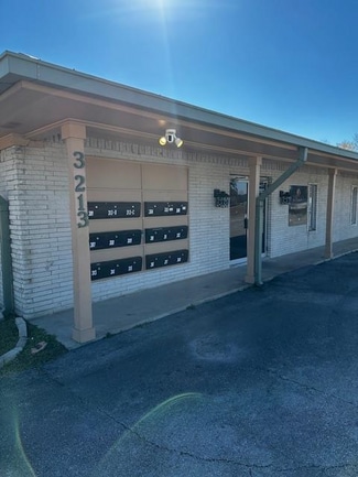 Lufkin, TX Office/Retail - 3213 S Medford Dr