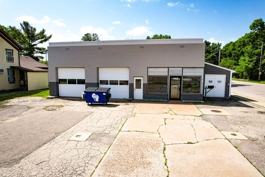 1002 E Main St, Reedsburg, WI for Sale