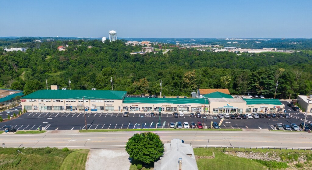 5992-5998 Steubenville Pike, McKees Rocks, PA for Rent