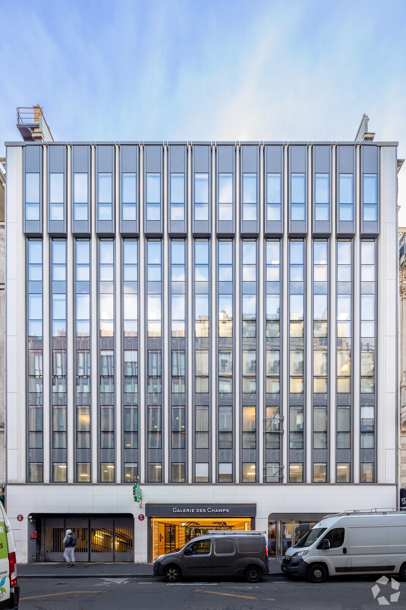 6 Rue De Berri, Paris, PAR for Rent