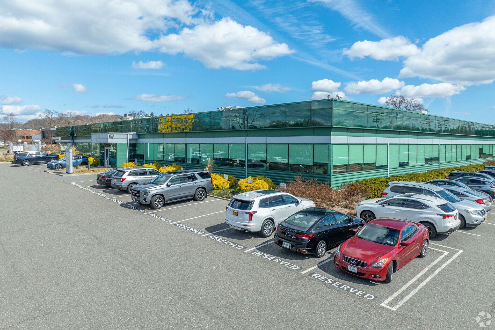 177-199 Crossways Park Dr, Woodbury, NY for Rent