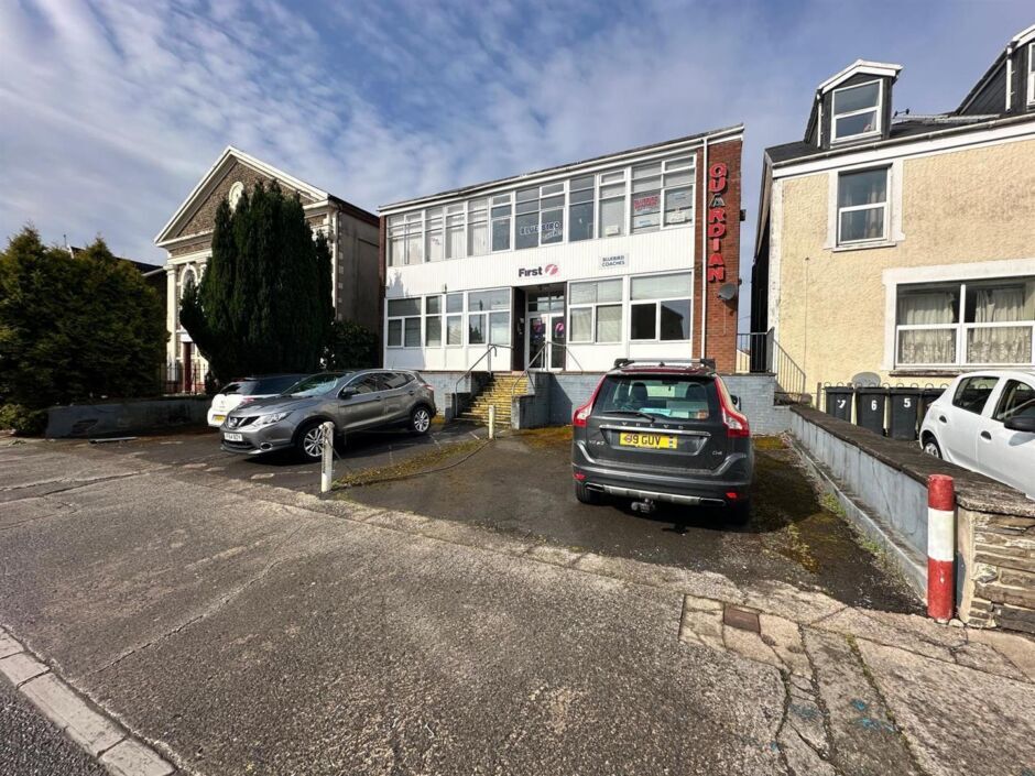 9-10 London Rd, Neath, WGN for Rent