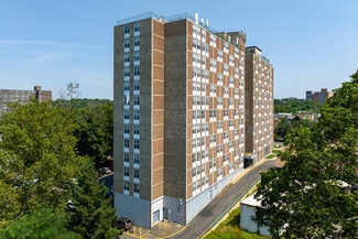 Trenton, NJ Retail - 489 W State St