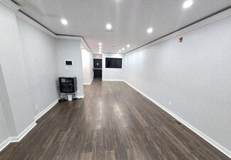 Philadelphia, PA Office/Retail - 4087 1/2 Lancaster Ave