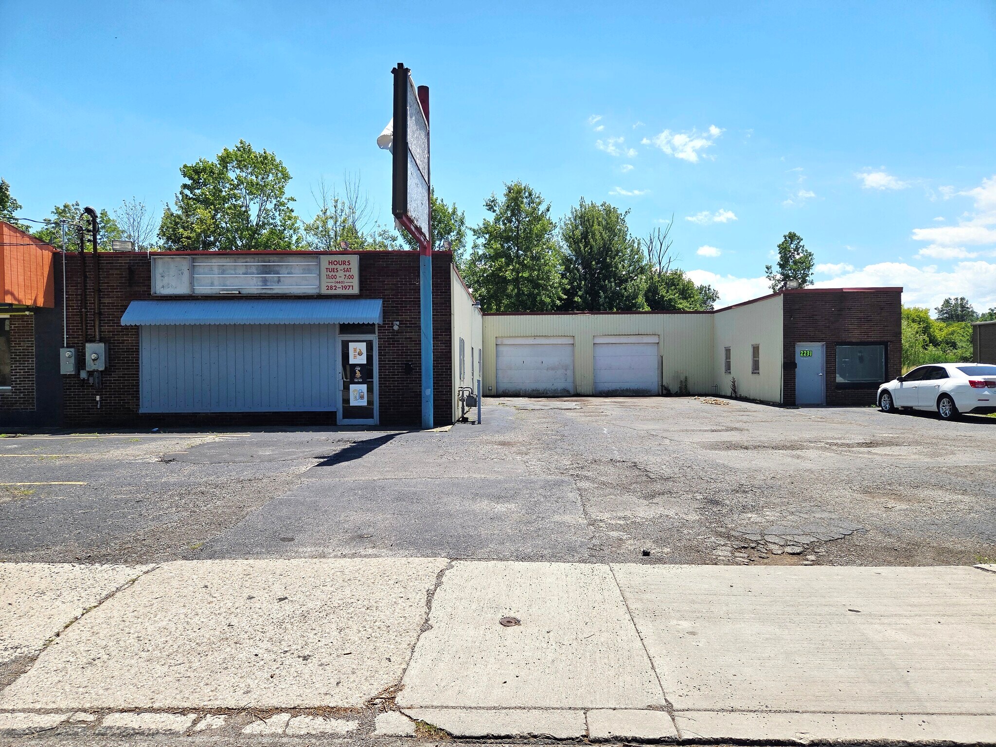 2227-2229 W 21st St, Lorain, OH for Sale