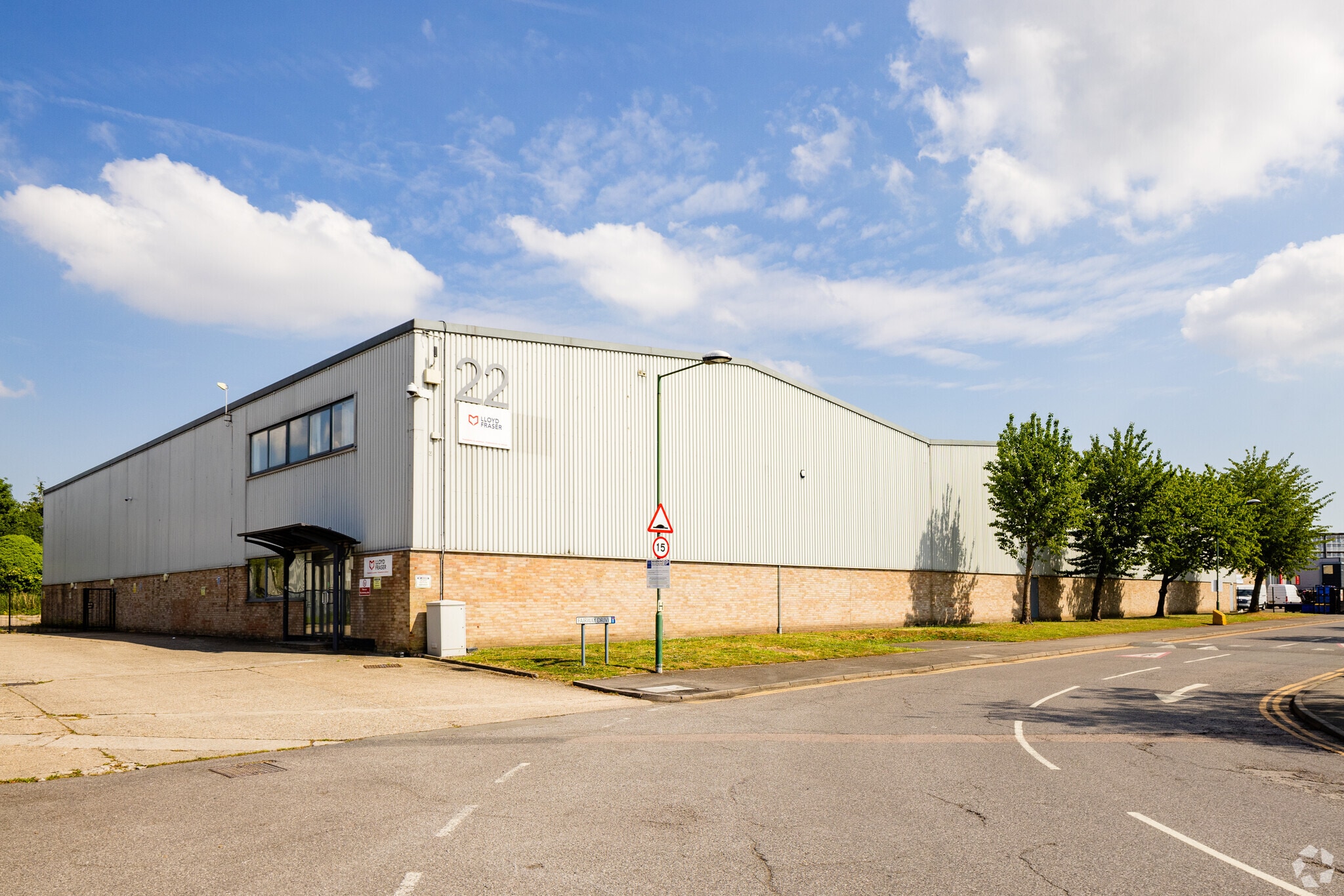 Fairway Dr, Greenford, LND for Rent