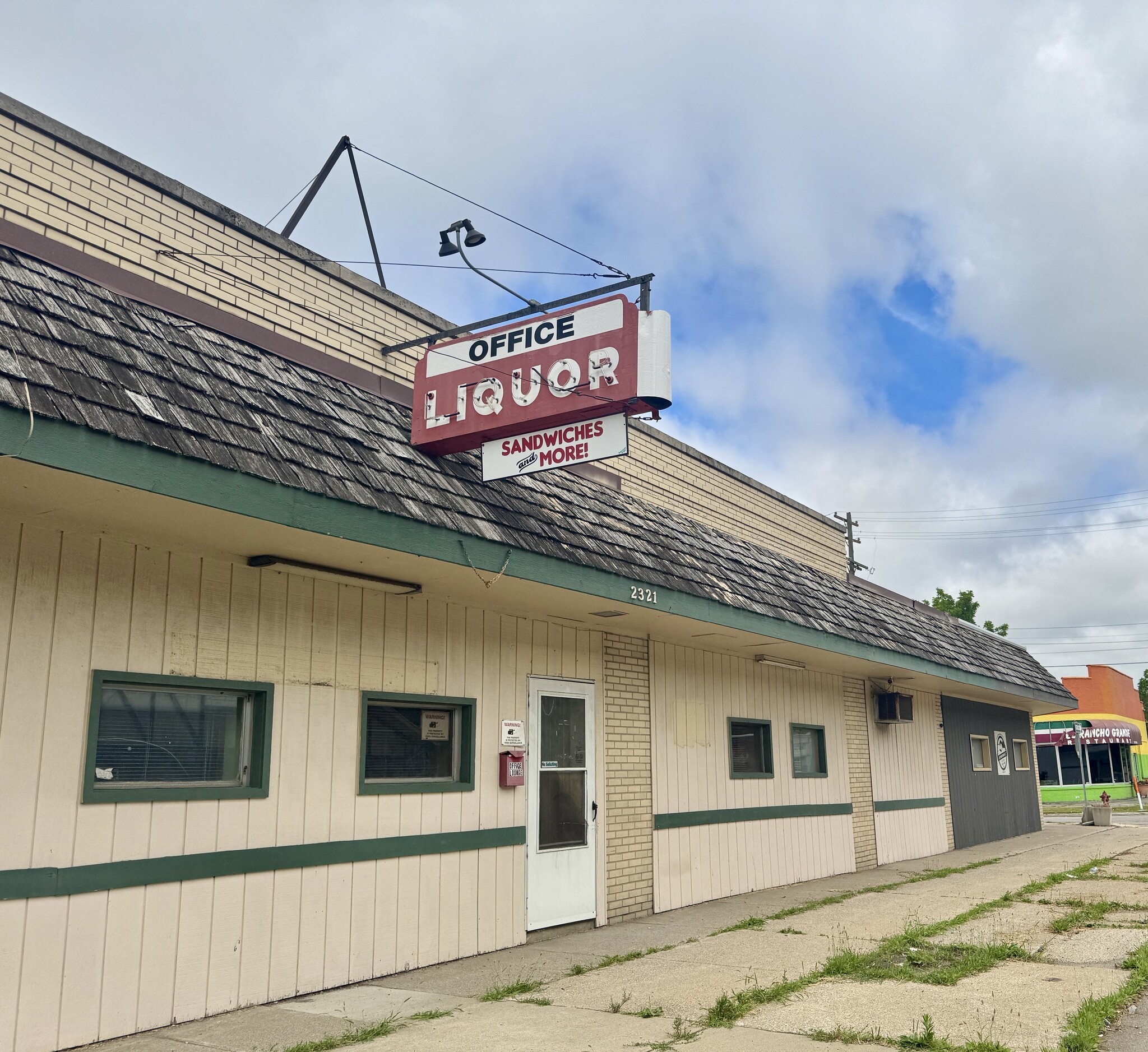 2321 N Michigan Ave, Saginaw, MI for Sale