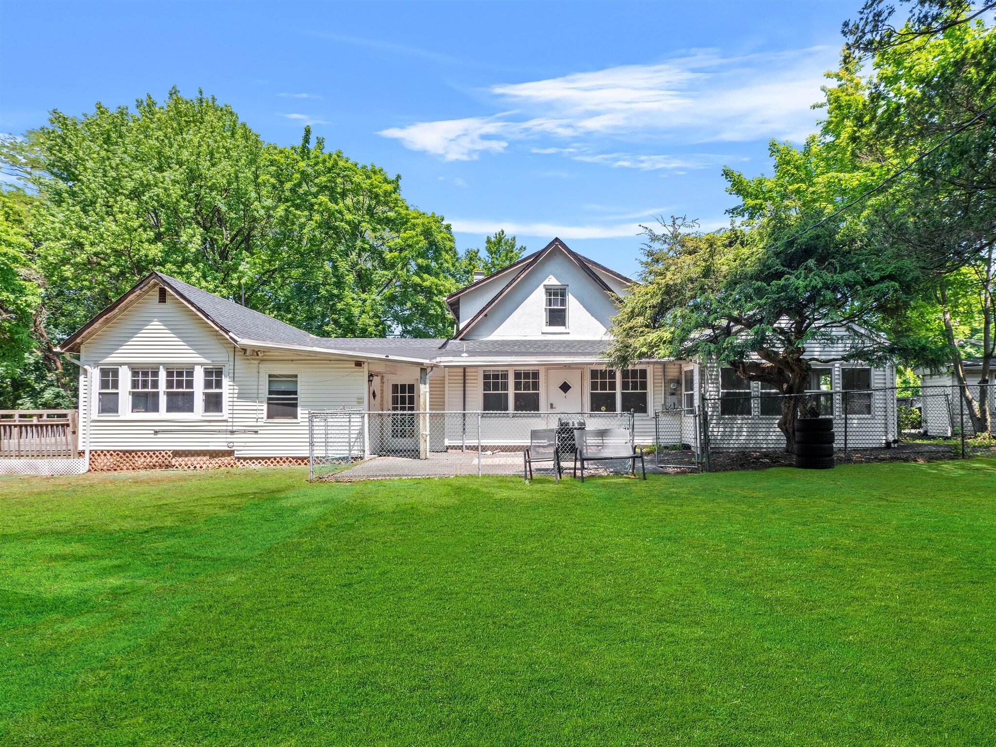 247 N Middletown Rd, Pearl River, NY for Sale