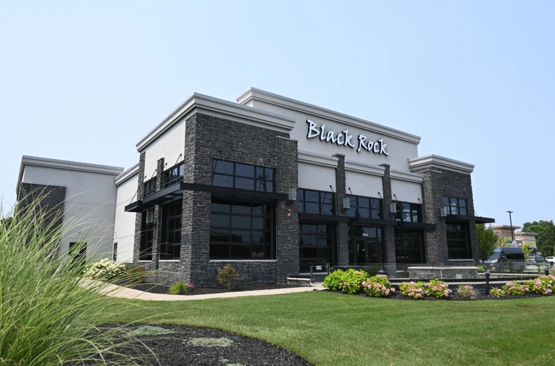 1015 N Irish Rd, Davison, MI for Sale