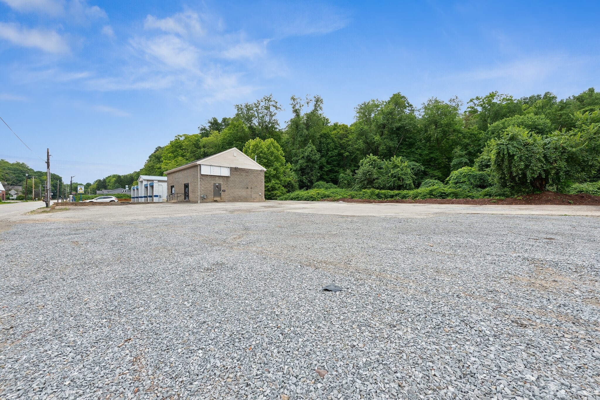 2704 Lincoln Way White Oak, PA 15131 Retail Property for Sale on